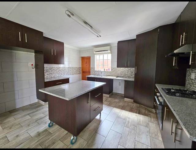 3 BEDROOM PROPERTY TO RENT IN GLEN MARAIS